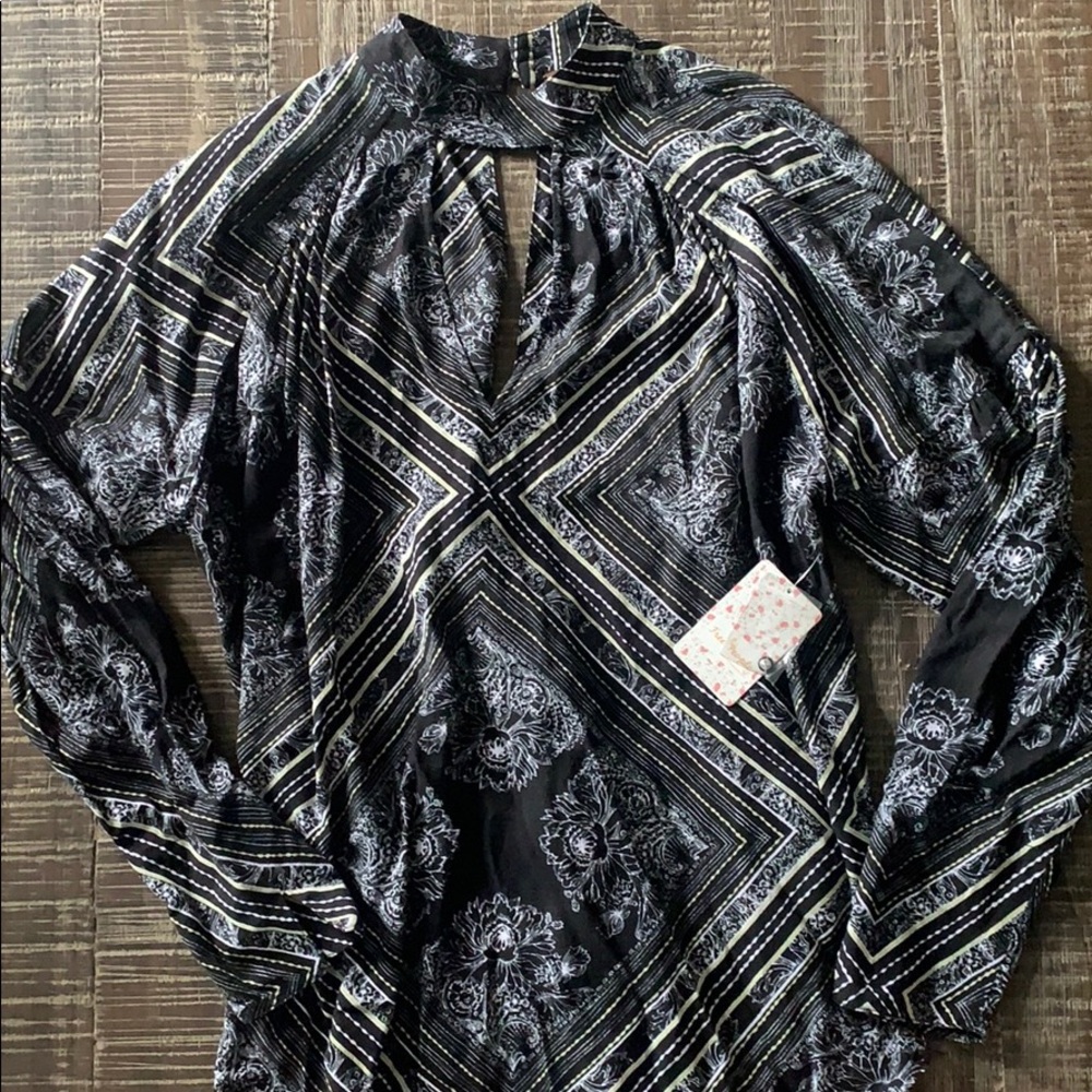 NWT Free People Key Hole Long Sleeve Blouse